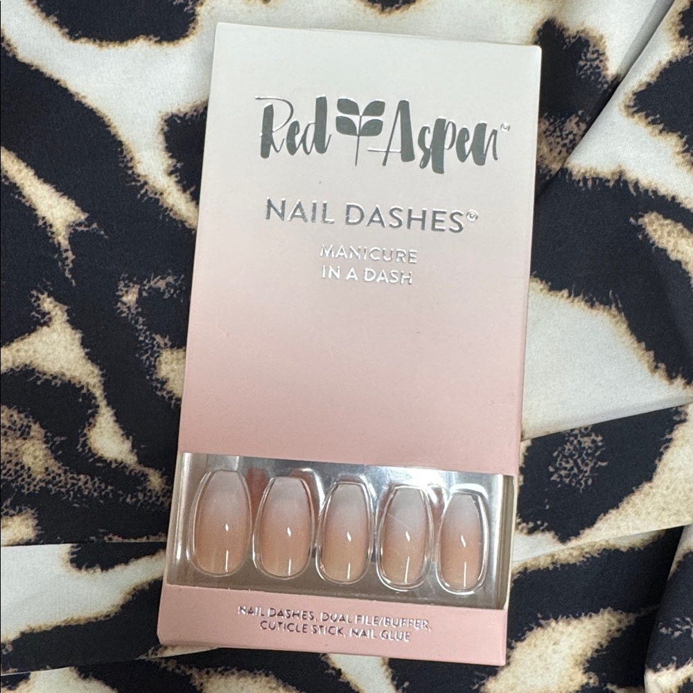 Red Aspen Nail Dashes Set in “Jenna Goes Coconuts”
